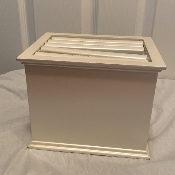 Brand New Hallmark Signature Wedding Photo Storage Box - Picture 3 of 8